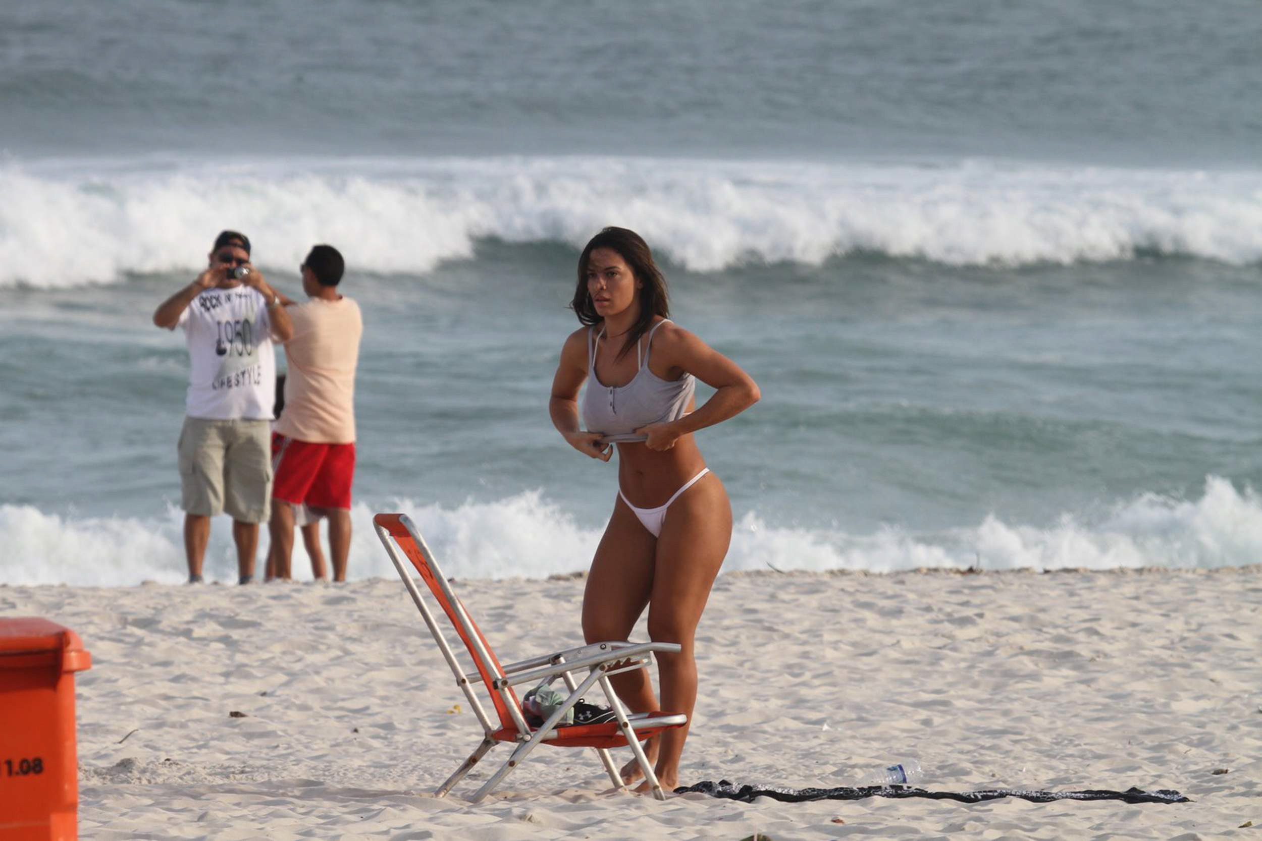 Горячие задницы на пляжах Бразилии фото