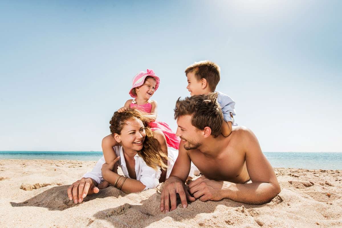 семейный пляж с детьми