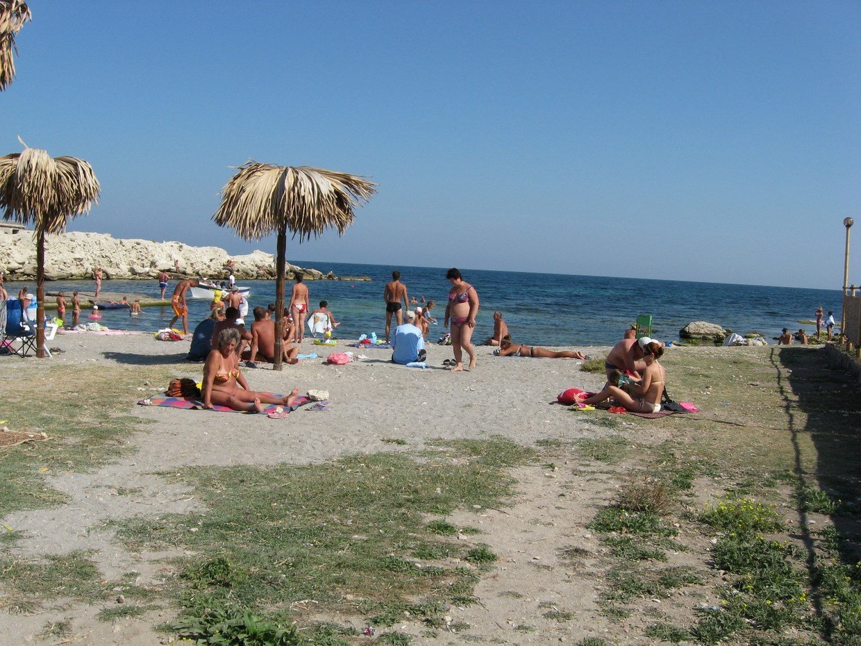 Черноморское пляж в сентябре