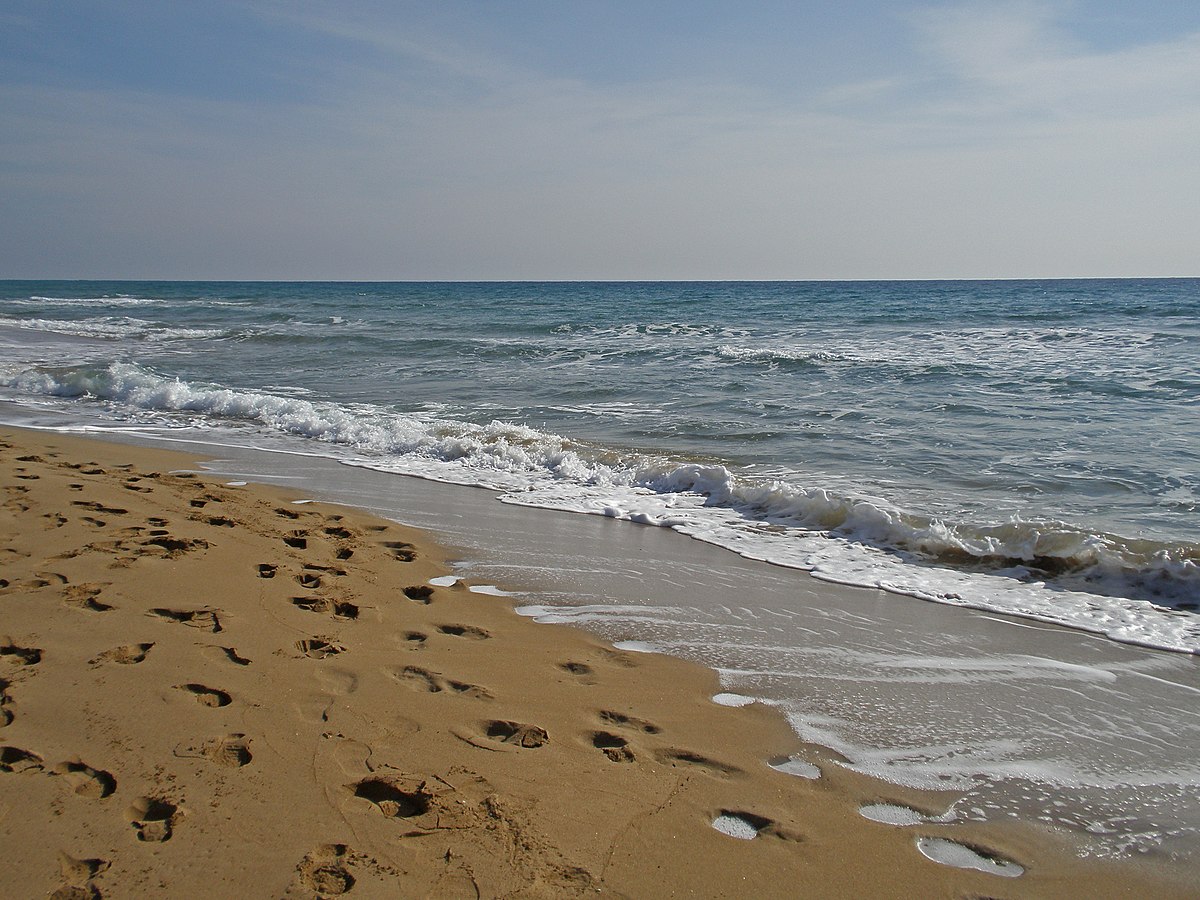 пляж золотой берег лермонтово