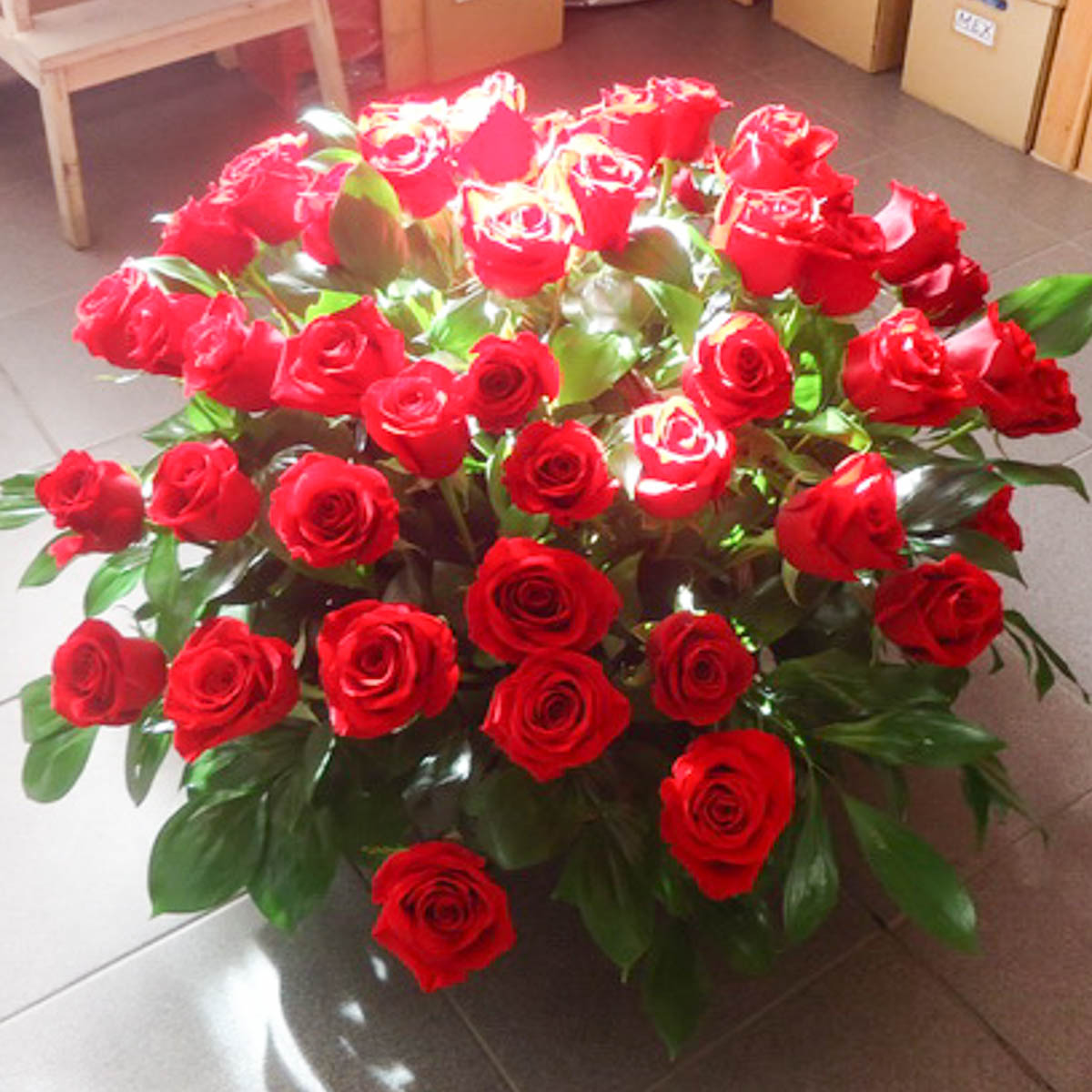 Живые красные розы букеты
