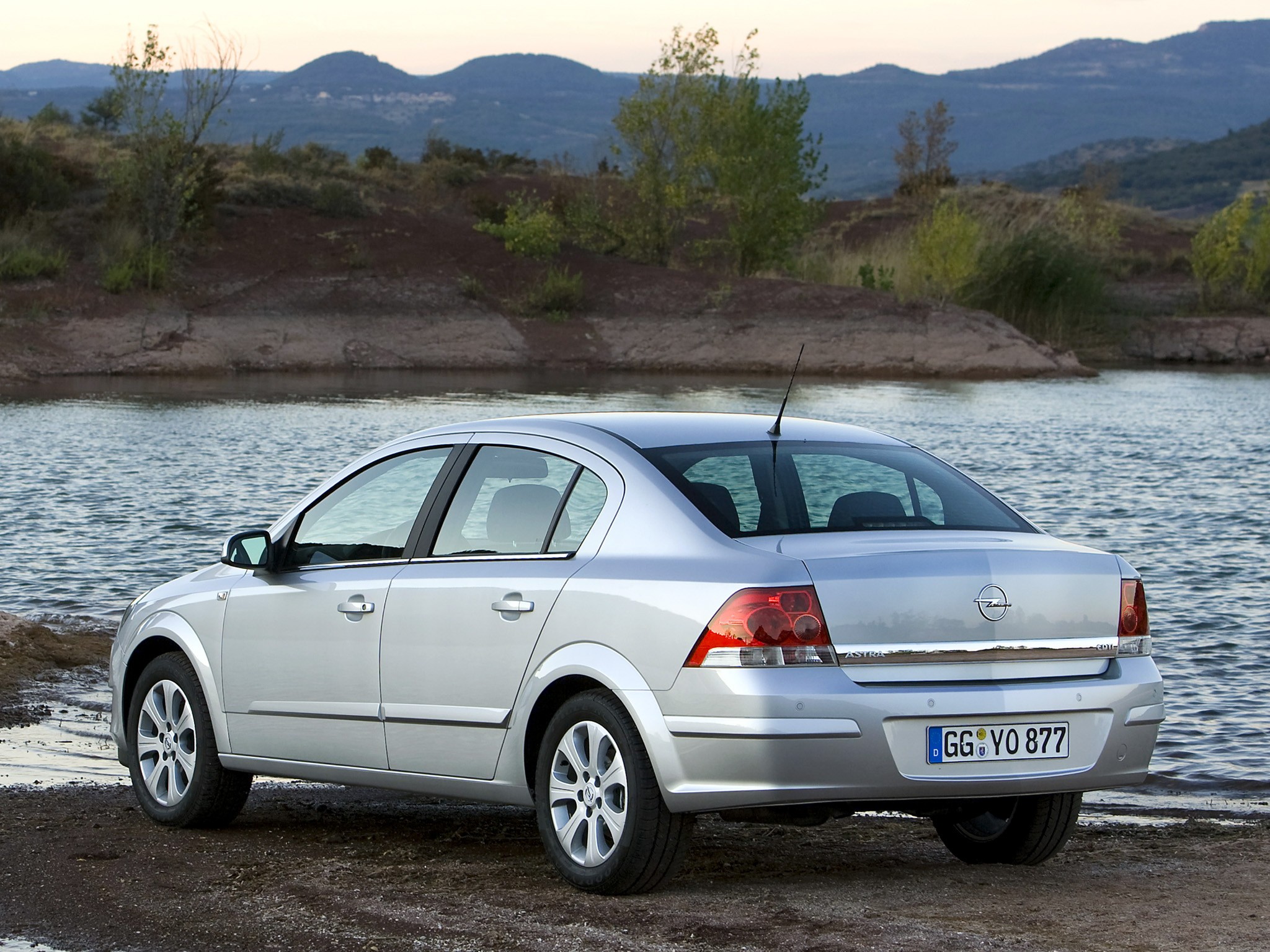 Opel Astra 2006 седан