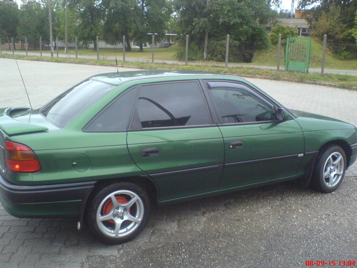 Opel Astra f 1997 седан