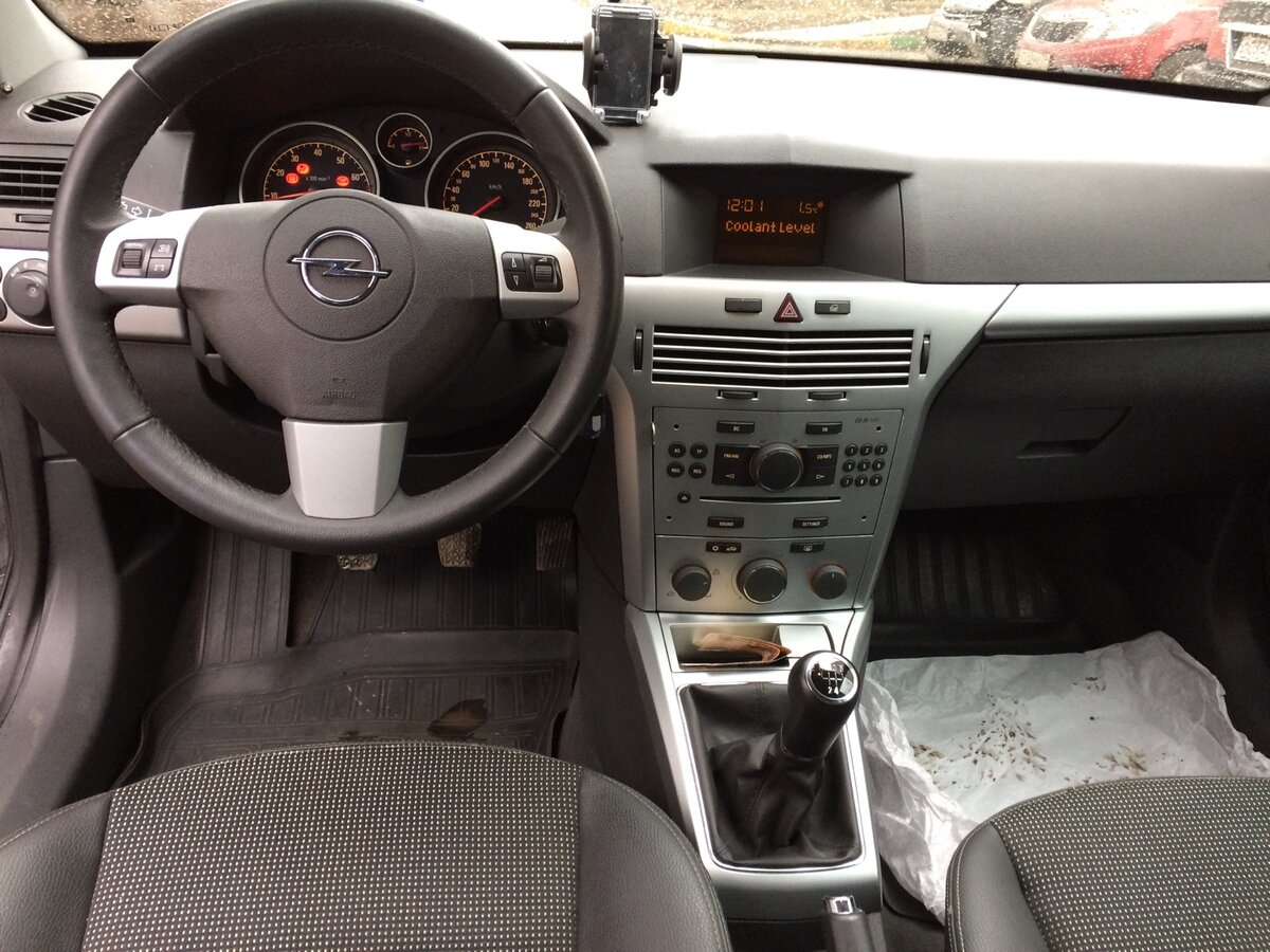 Opel Astra 2008 1.8 салон