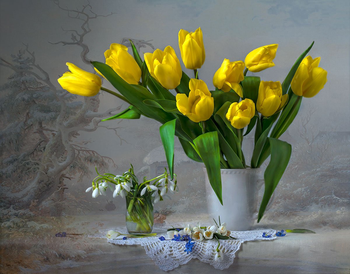 Натюрморт тюльпаны жёлтые ваза