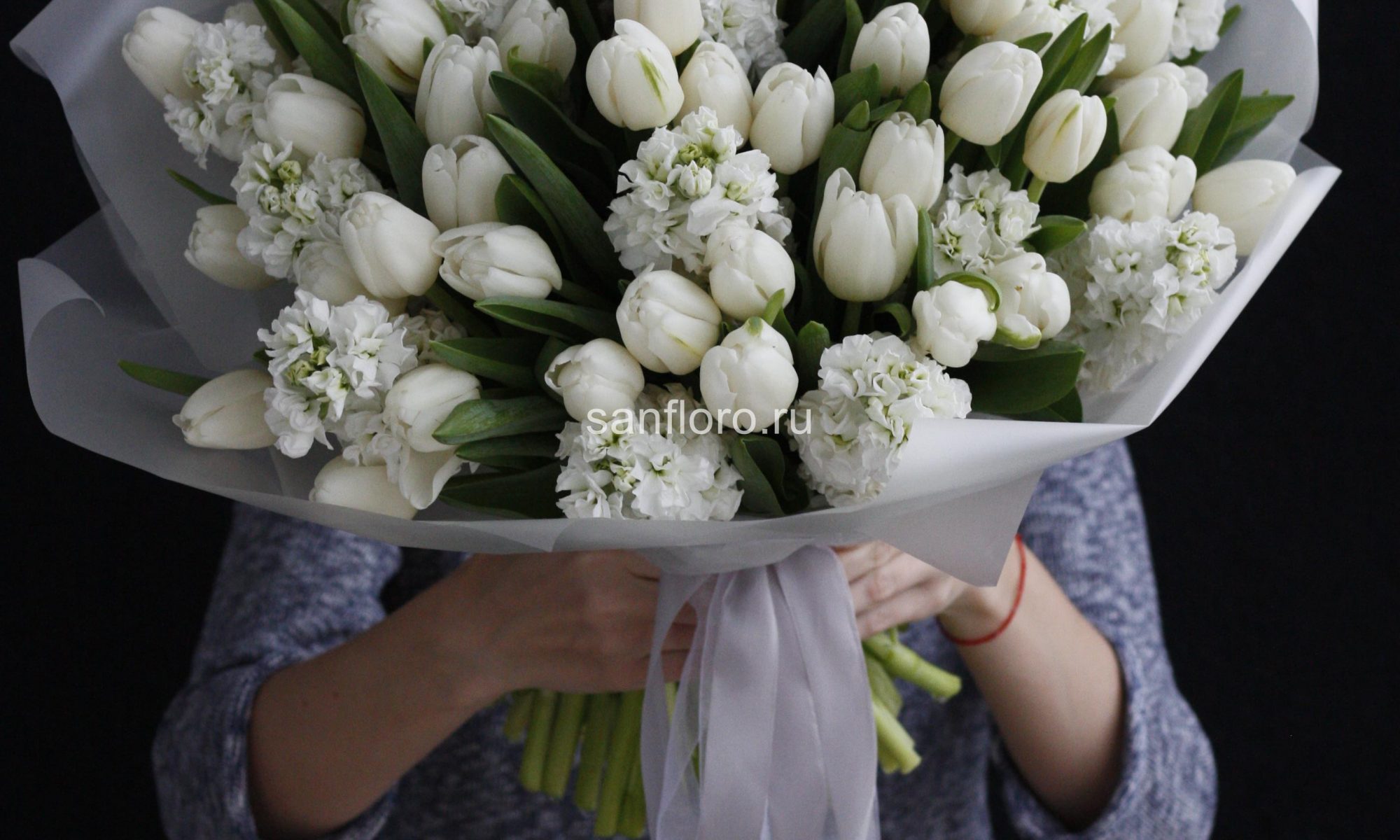 50 Белых тюльпанов