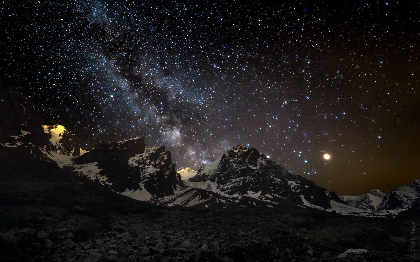 Ночное Небо В Горах Фото