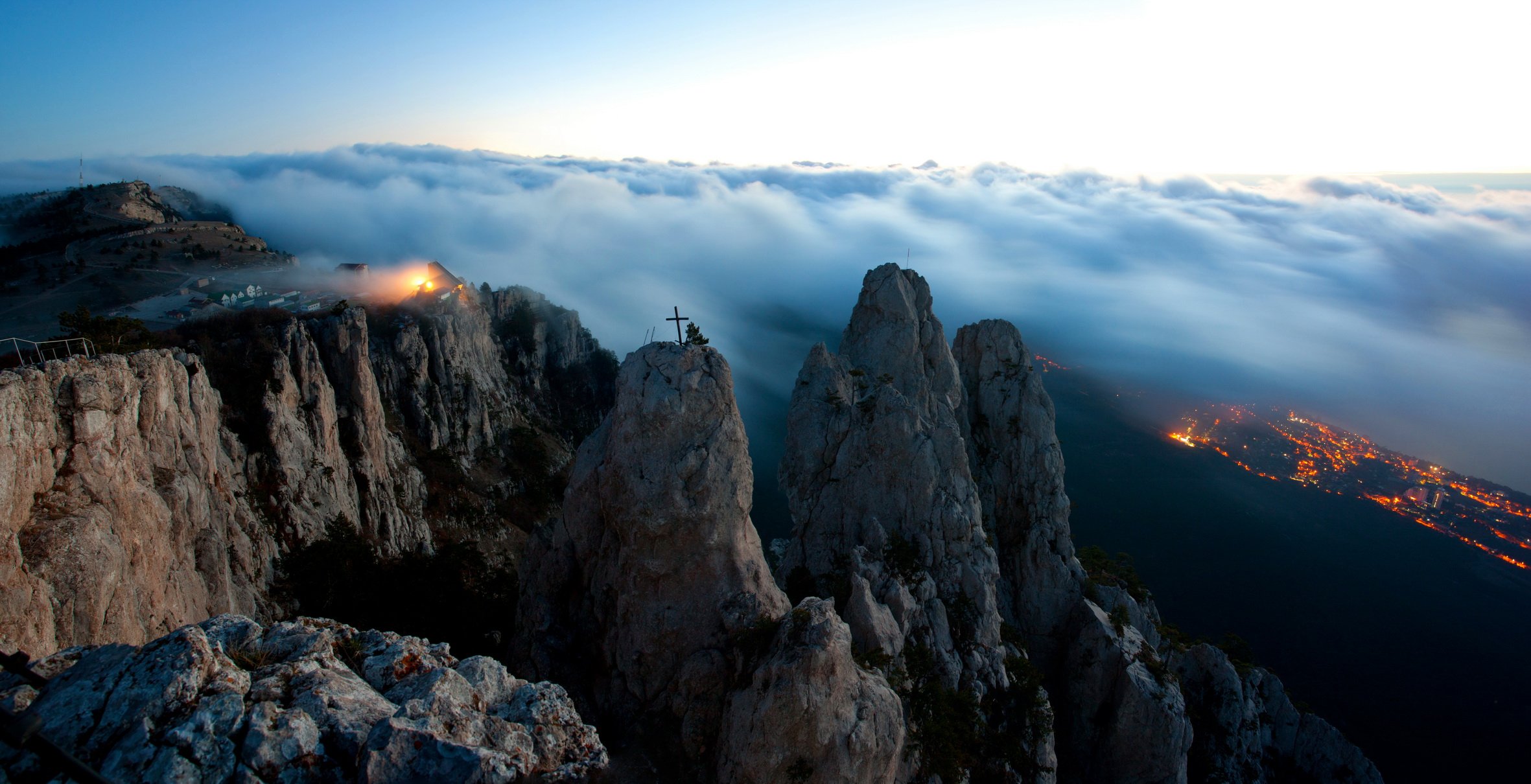 На вершине ай-Петри в тумане, Крым