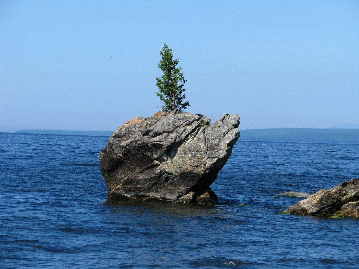 Скала шаман камень Байкал
