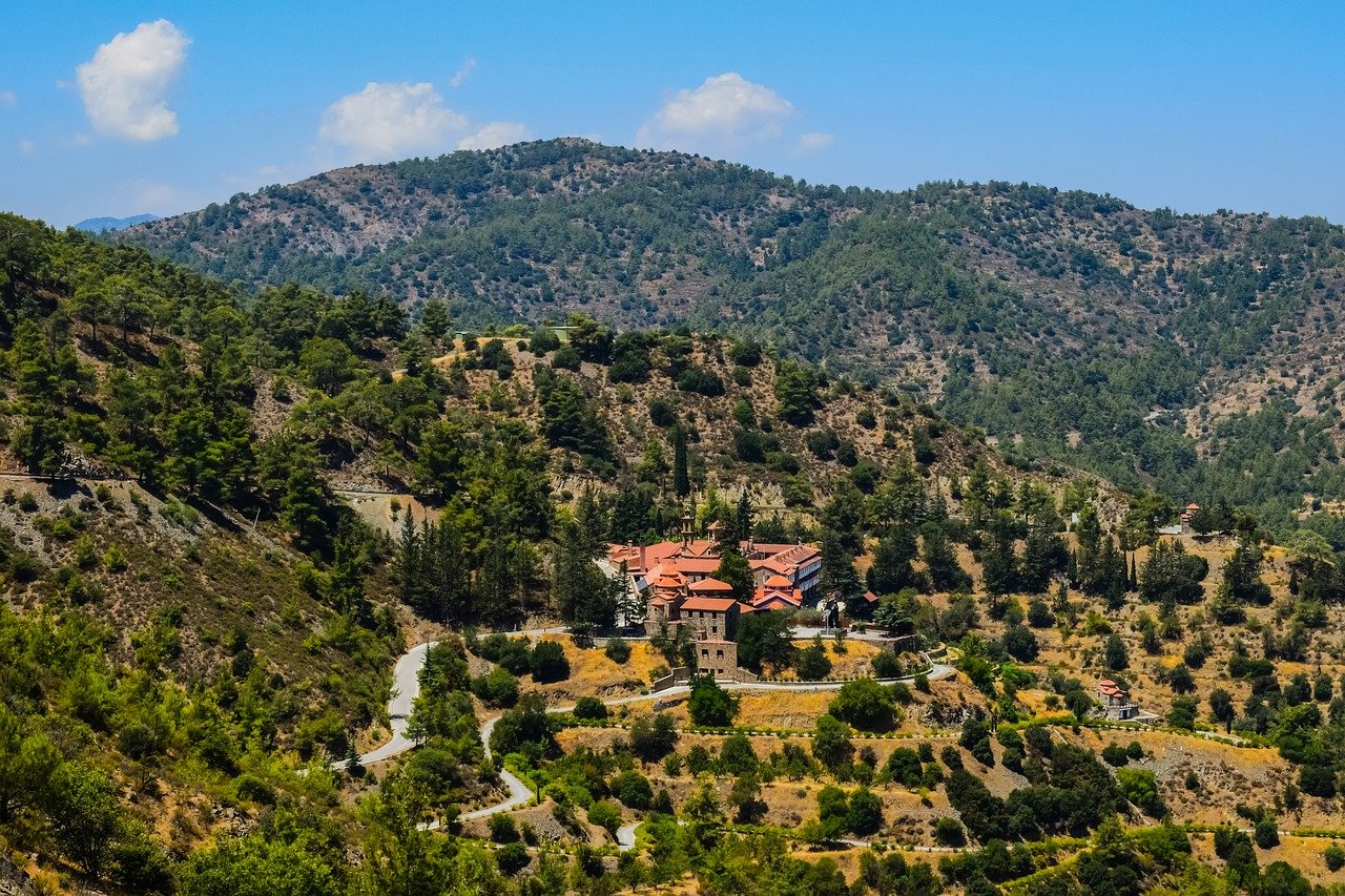 Горы Троодос монастырь
