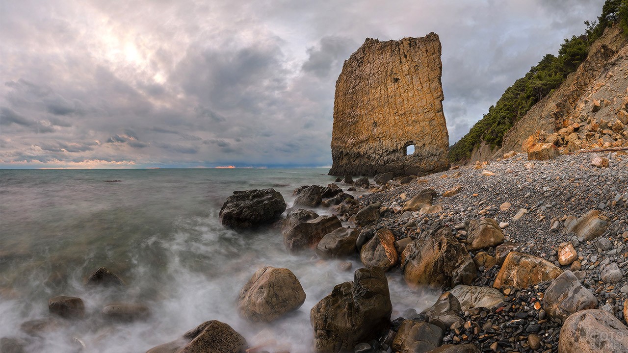 Черное море Краснодарский край скала Парус
