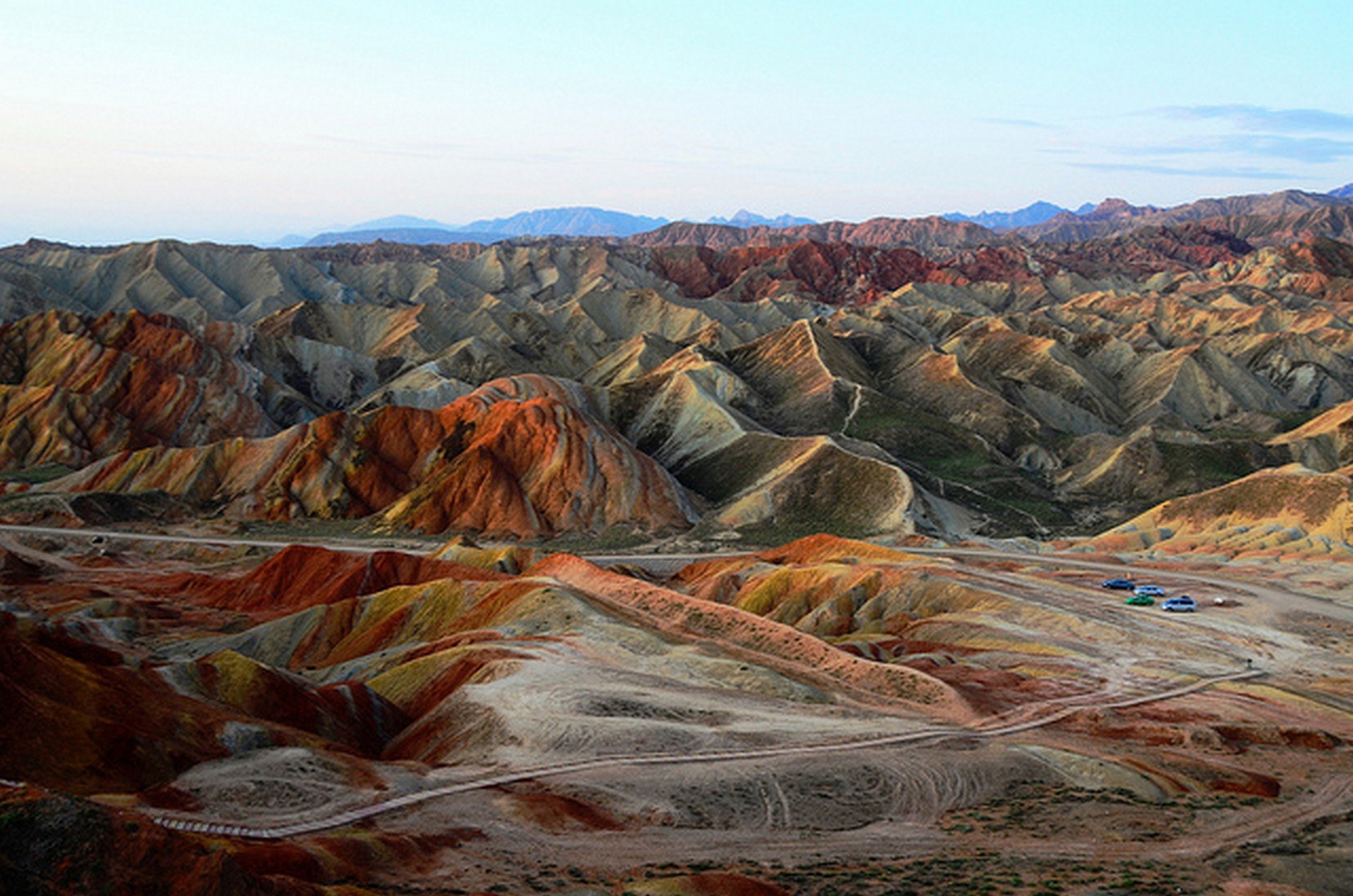 Разноцветные горы, национальный геопарк Чжанъе Данься