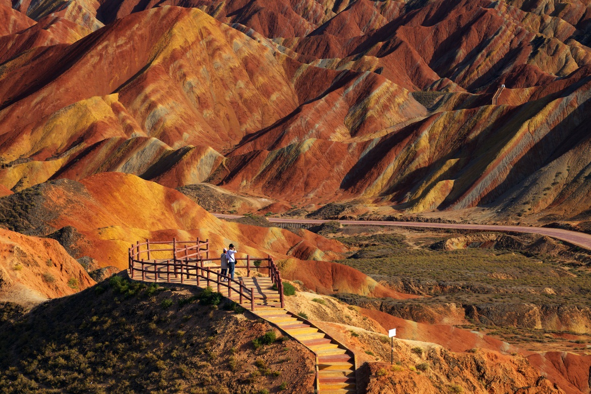 Цветные скалы Чжанъе Данксиа в провинции Ганьсу, Китай