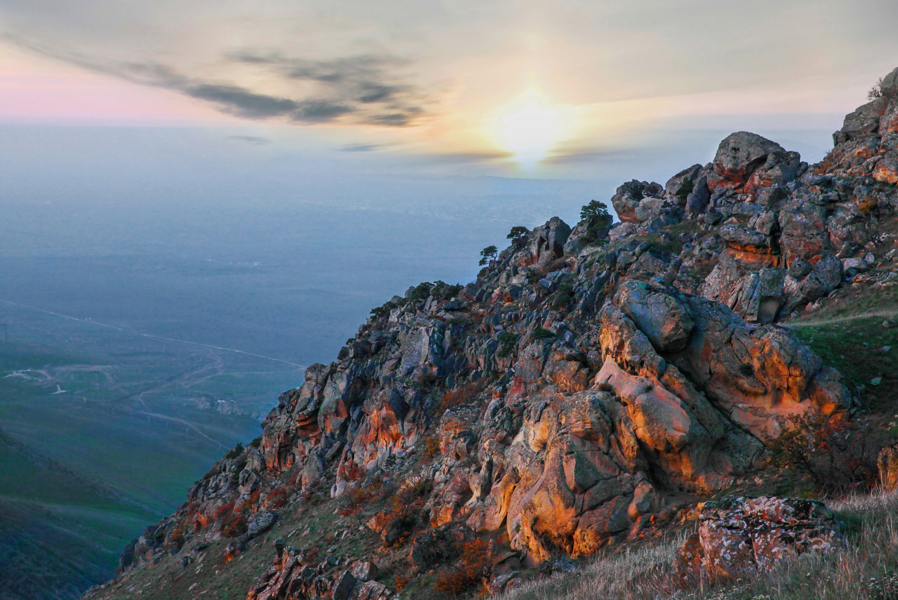 Красные скалы Карачаево Черкесия