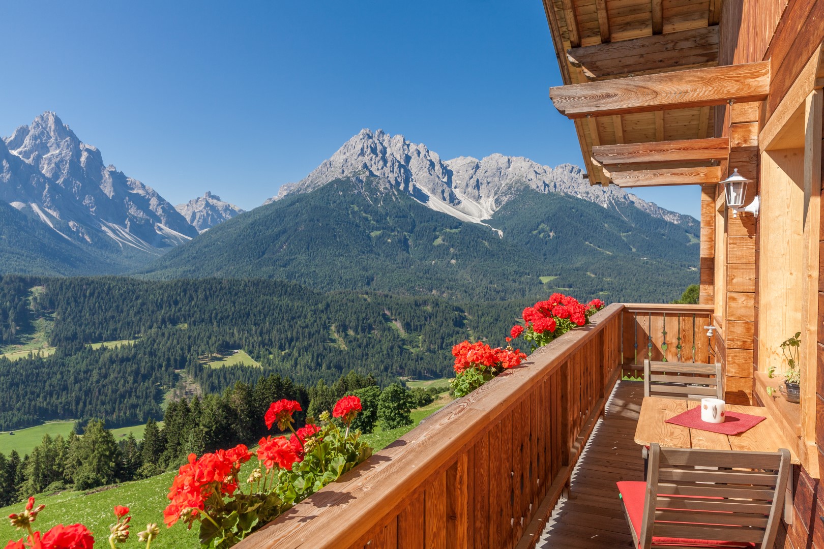 Поместье в Австрии с видом на горы