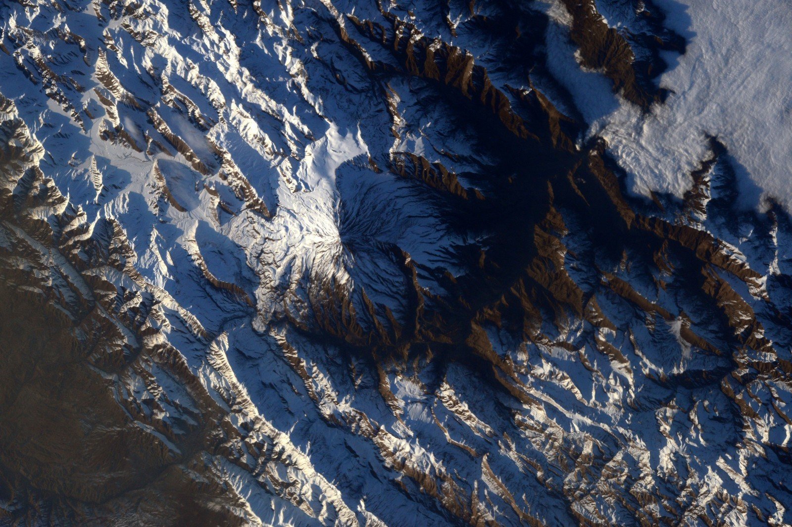 Космический снимок гора Эверест