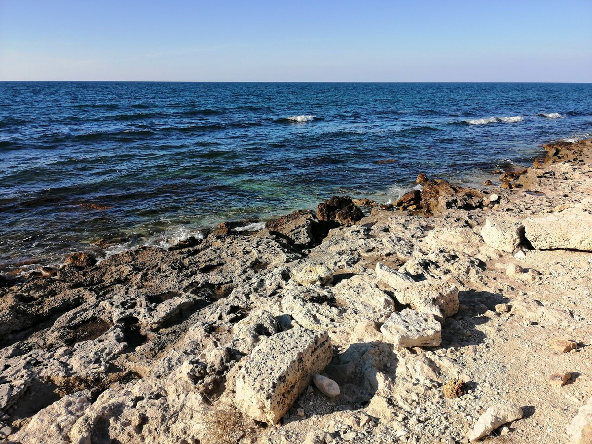 Межводное Крым пляж дикий песочный