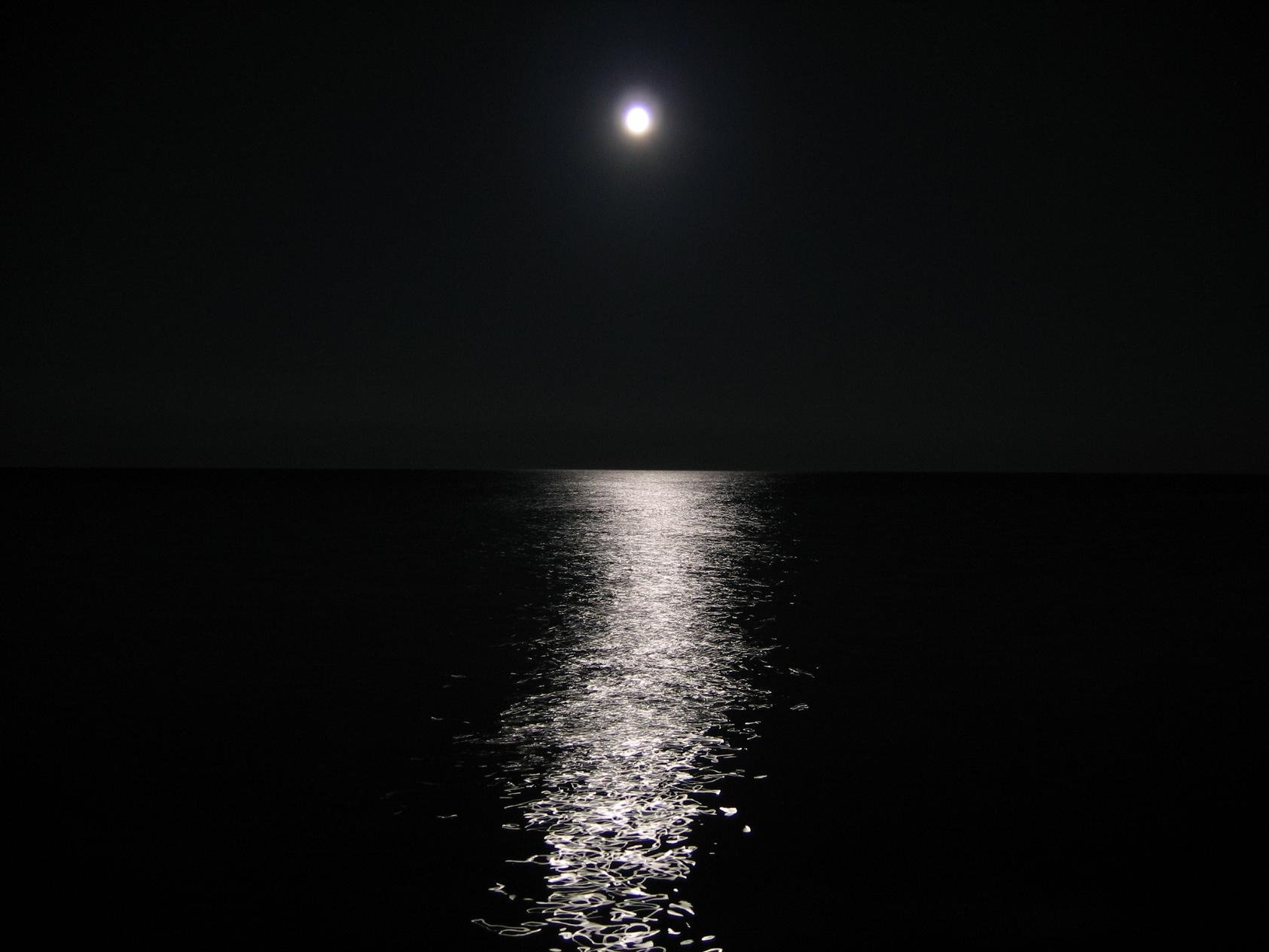 Черное море ночью