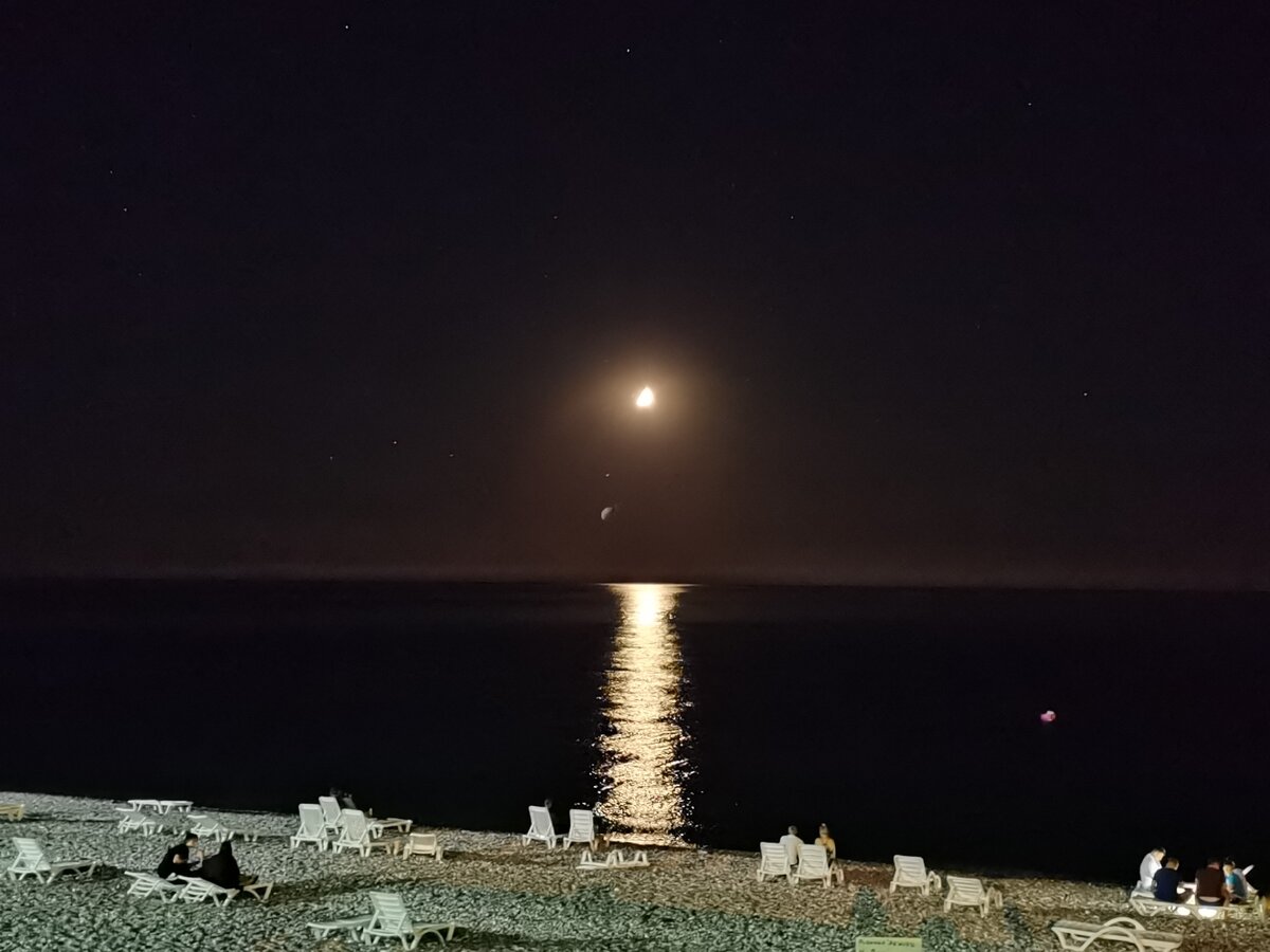 Лунная дорожка в море восхитительное зрелище