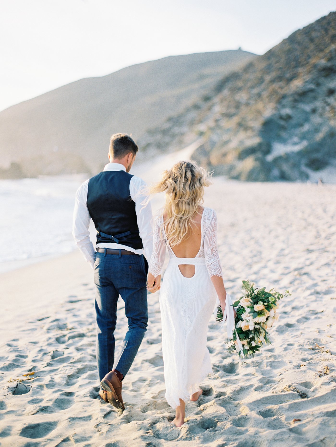 на берегу моря свадебное
