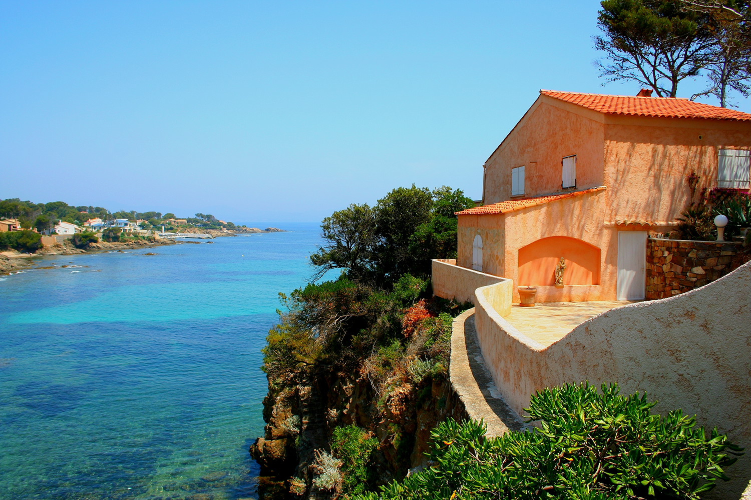 дом на побережье черного моря