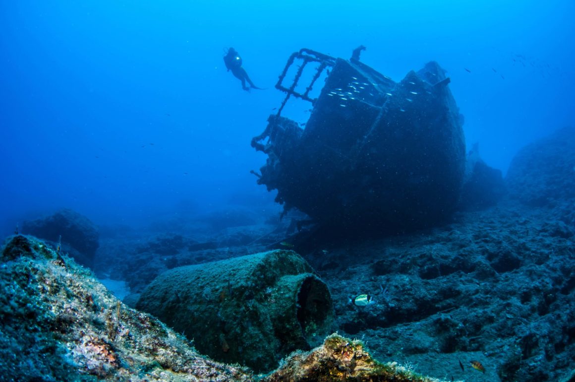 под водой черного моря