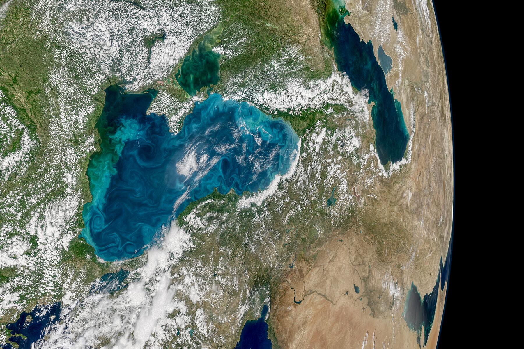 Черное море снимок из космоса