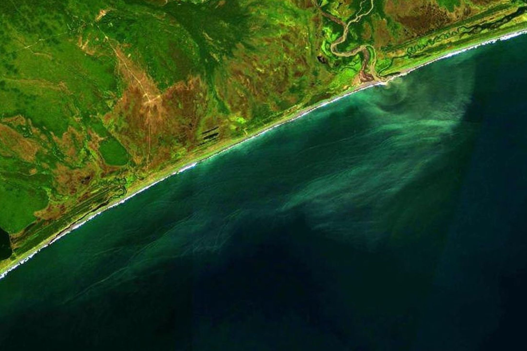 фото океана со спутника