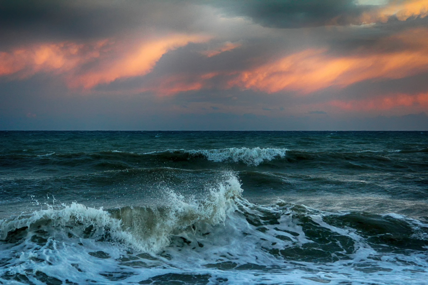 волны на черном море
