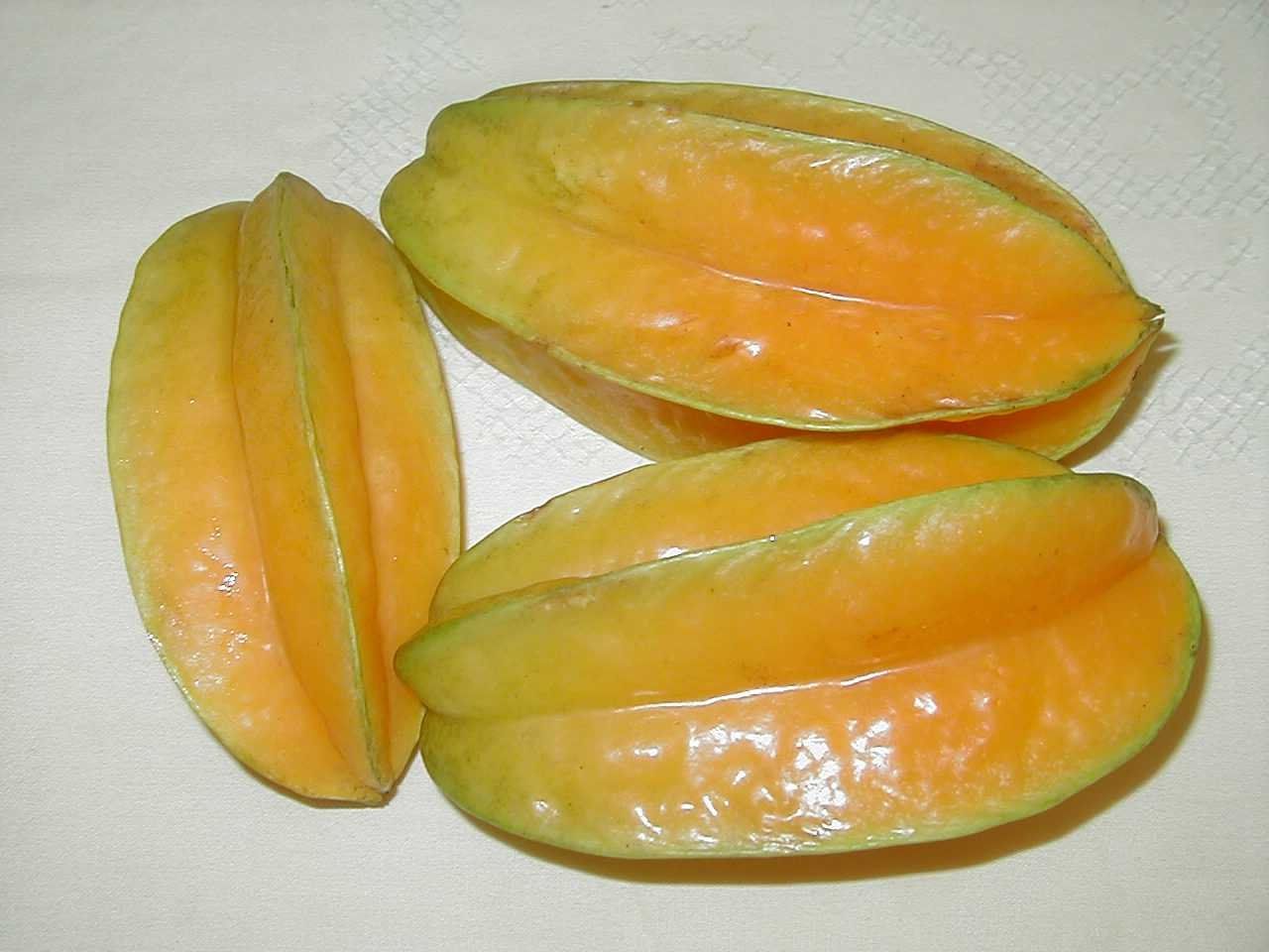 Экзотический фрукт желтый овальный