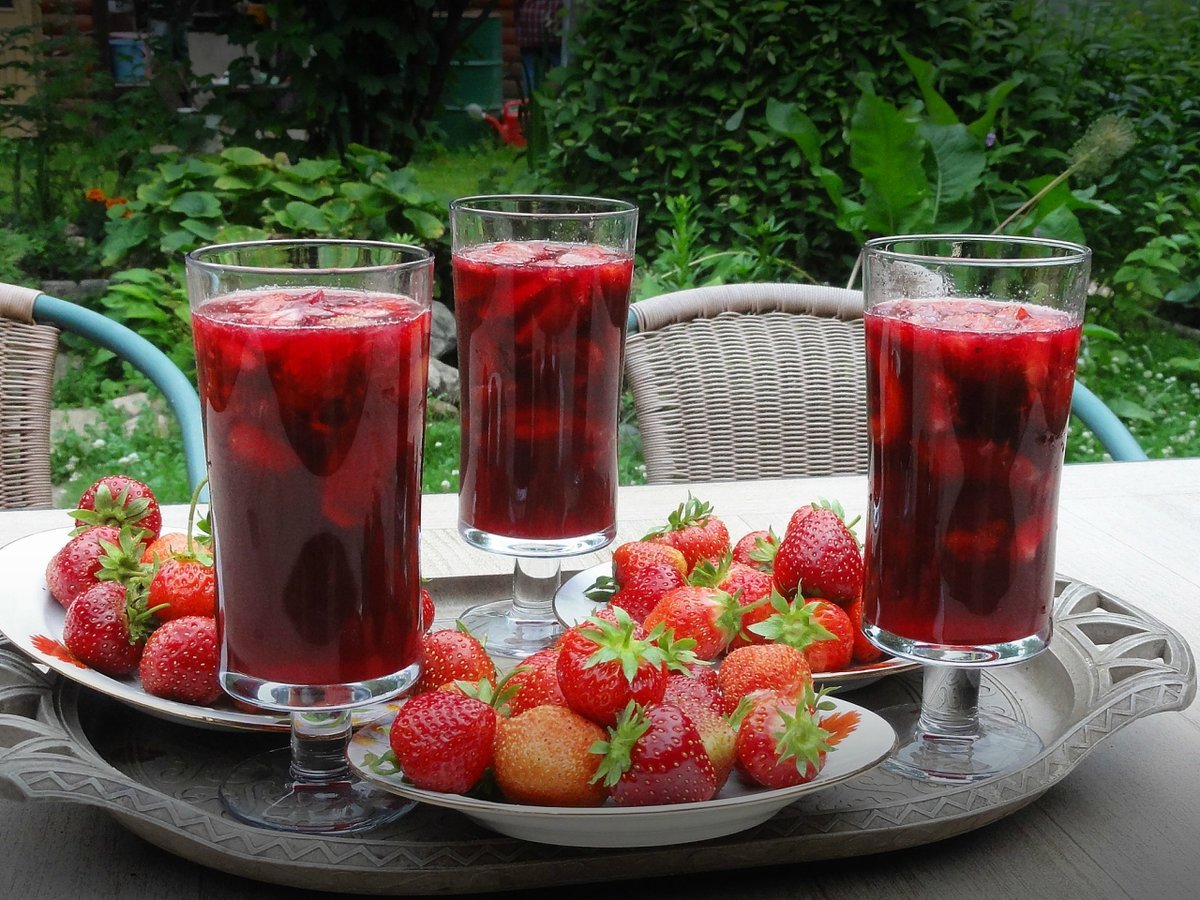 Сангрия Ягодная клубничное