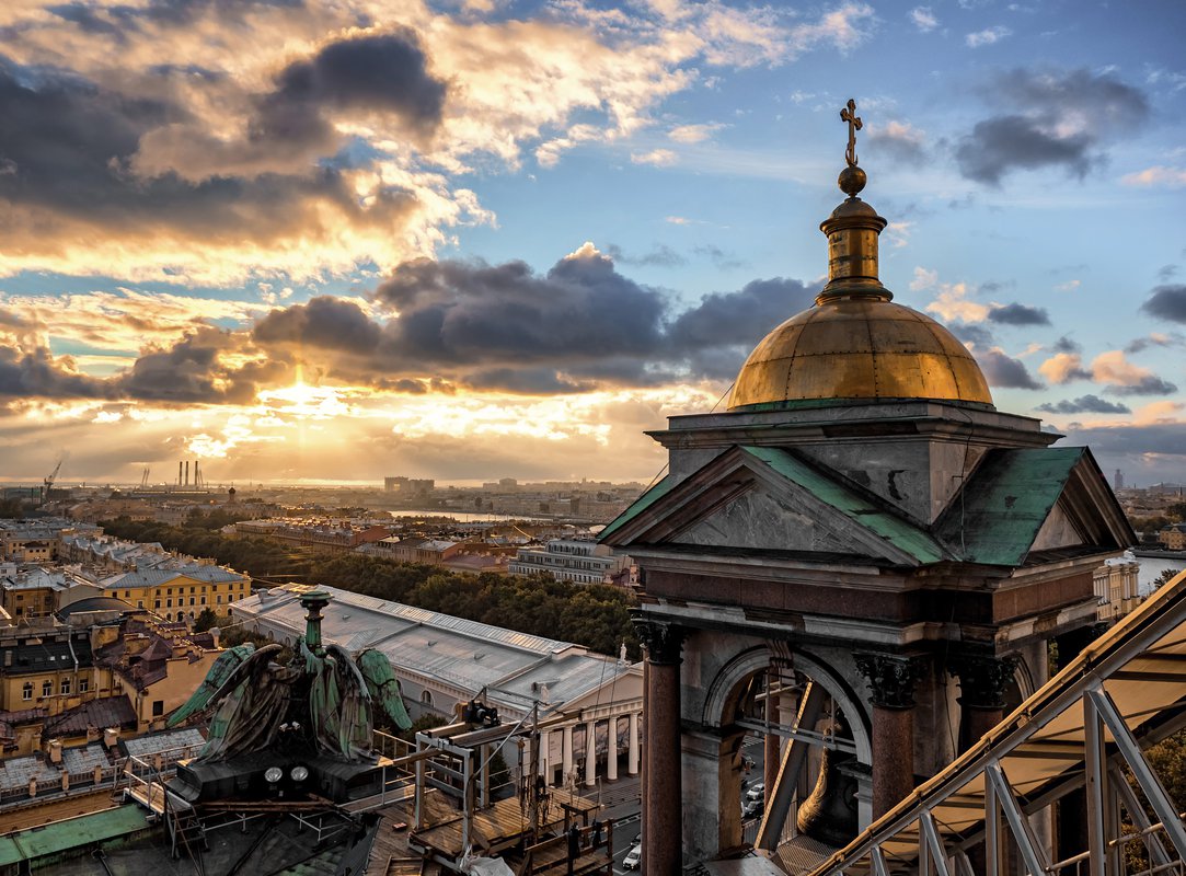 Вид с Исаакиевского собора в Санкт-Петербурге