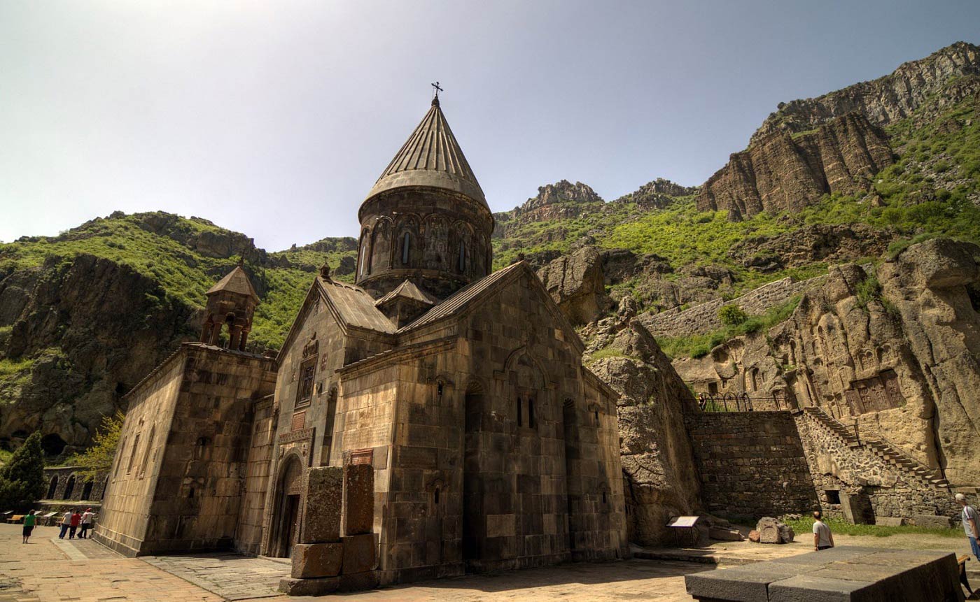 Древний храм в армении