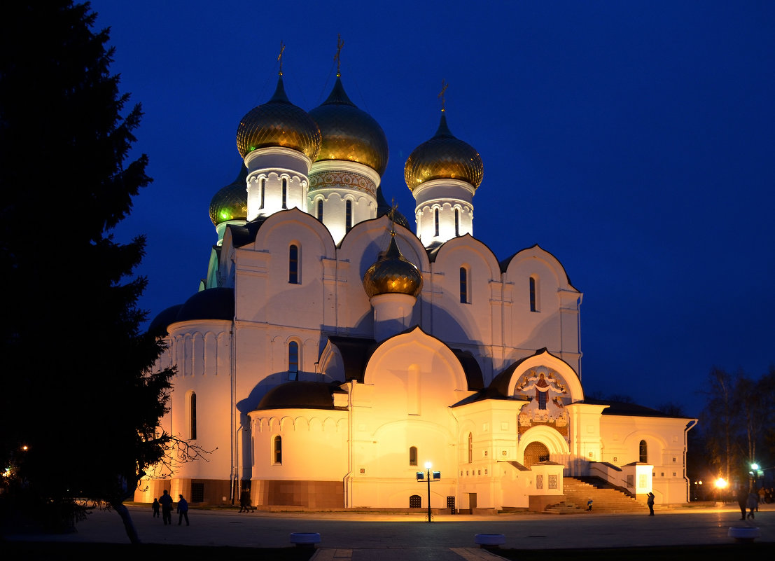 Успенский кафедральный собор Ярославль зимой