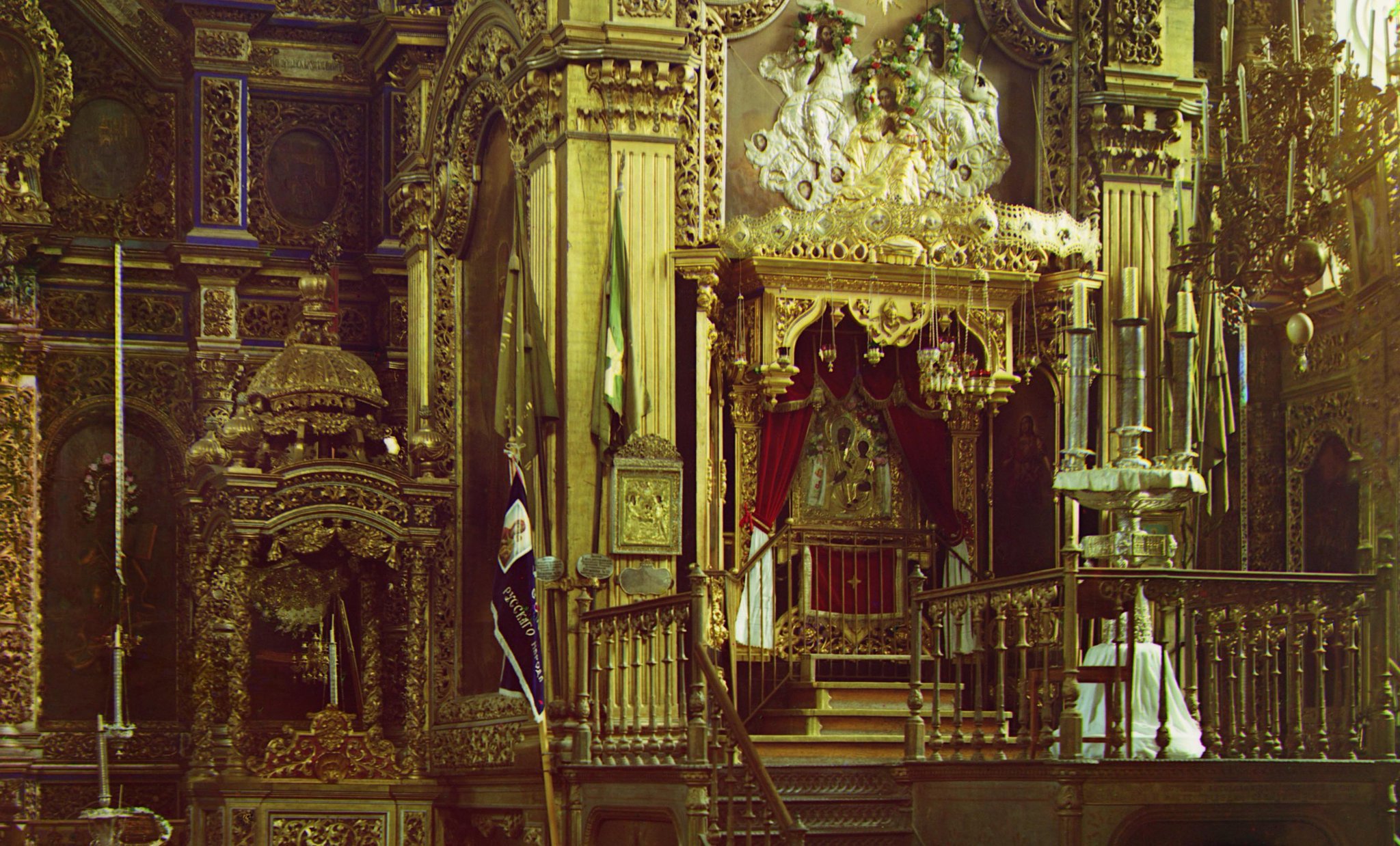Смоленский собор внутри фото