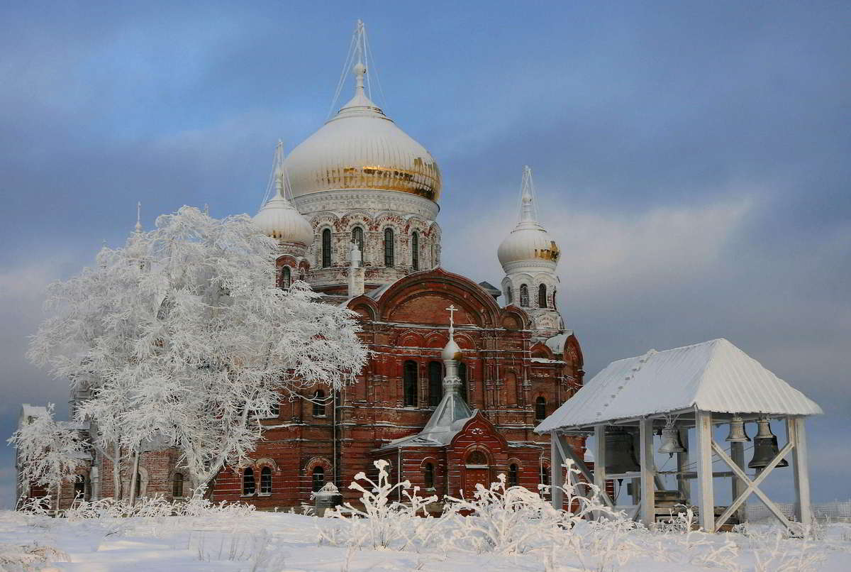 Зимний храм красивое