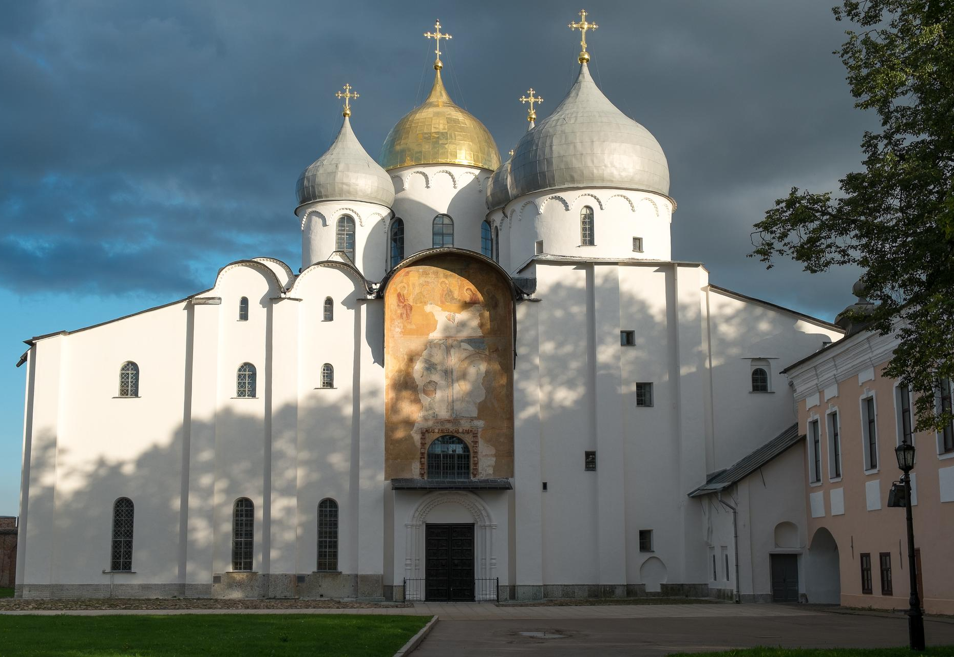 Три великие церкви. Храм Святой Софии в Новгороде.