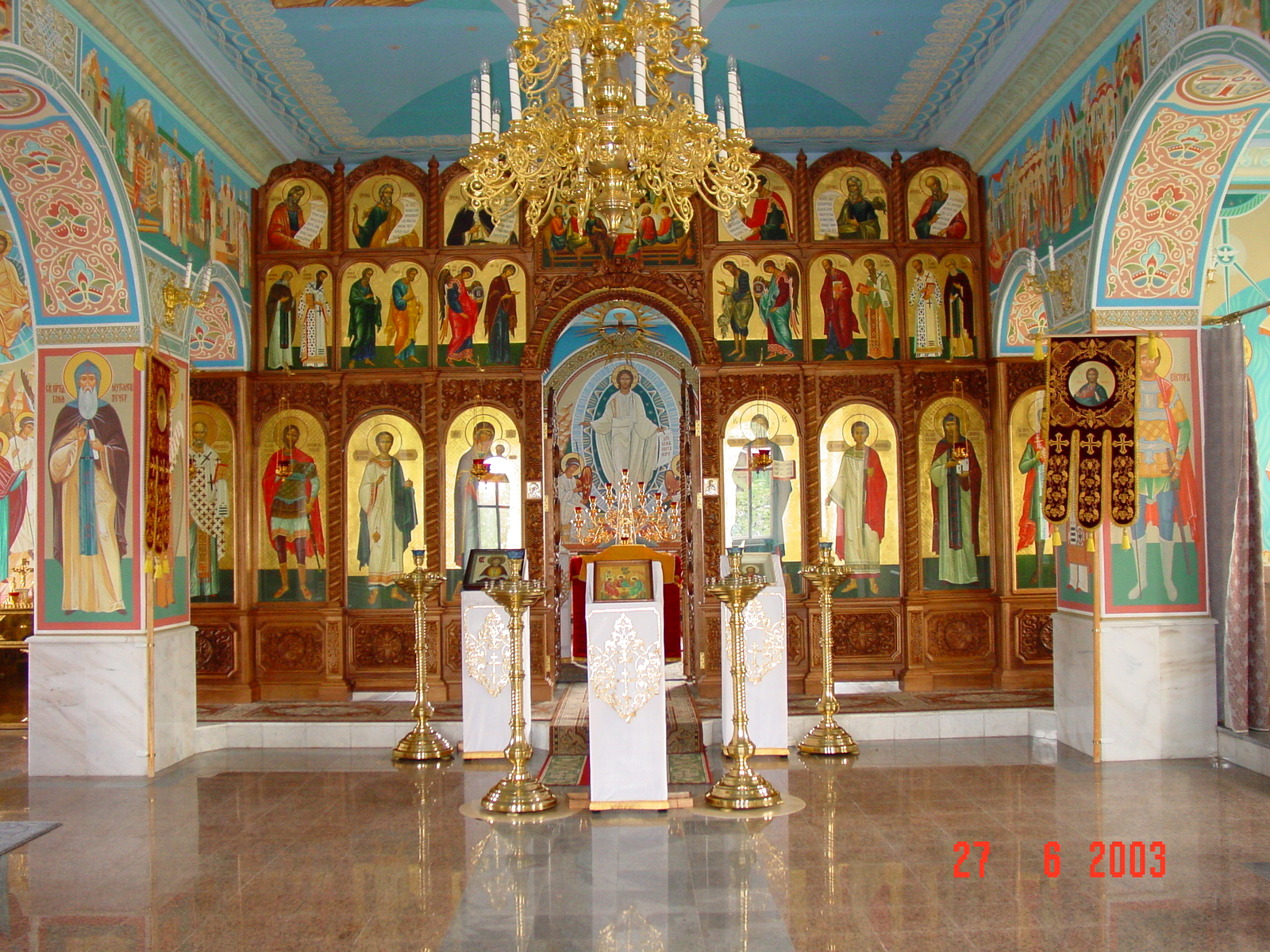 Православного сайты храмов. Всехсвятский храм Курск внутри.