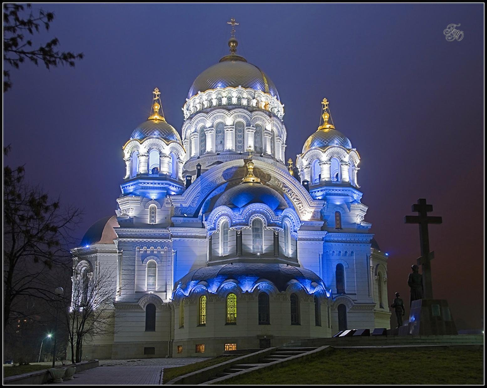 Восстанавливающие храмы россии