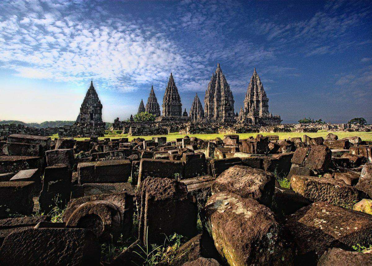 Храм Прамбанан Индонезия памятник