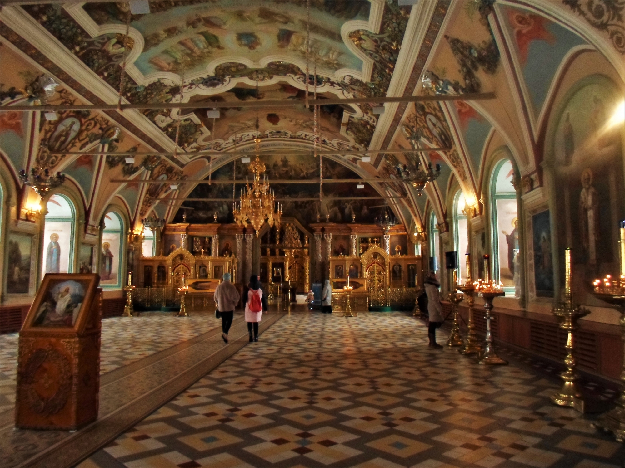троице сергиева лавра успенский собор внутри
