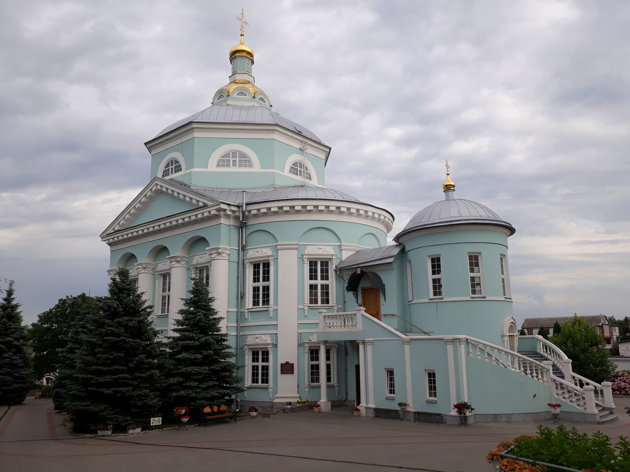 Колокольня Алексеево-Акатова монастыря