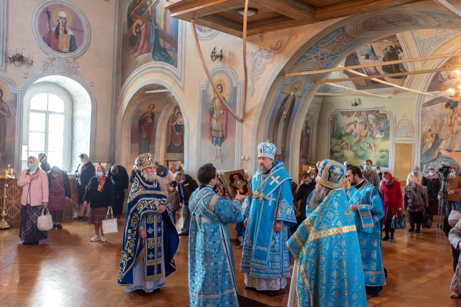 Смоленский собор Белгород внутри