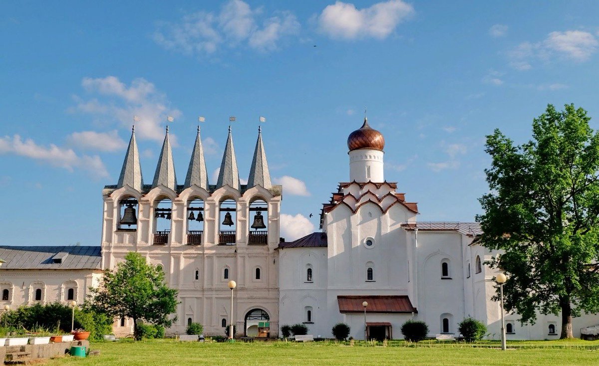 Тихвинский Богородичный Успенский монастырь Тихвин