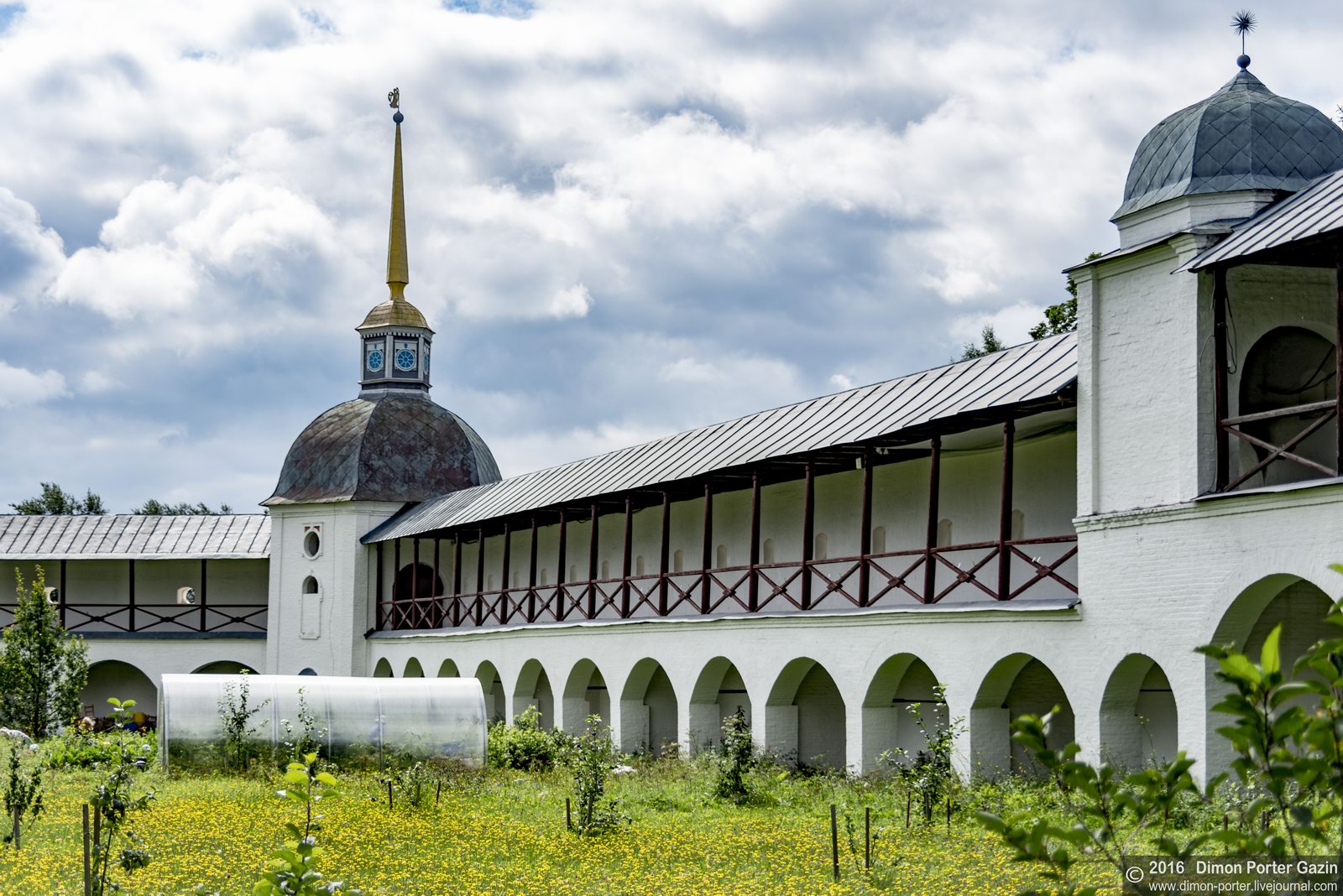 Тихвинский богородичный успенский мужской монастырь фото