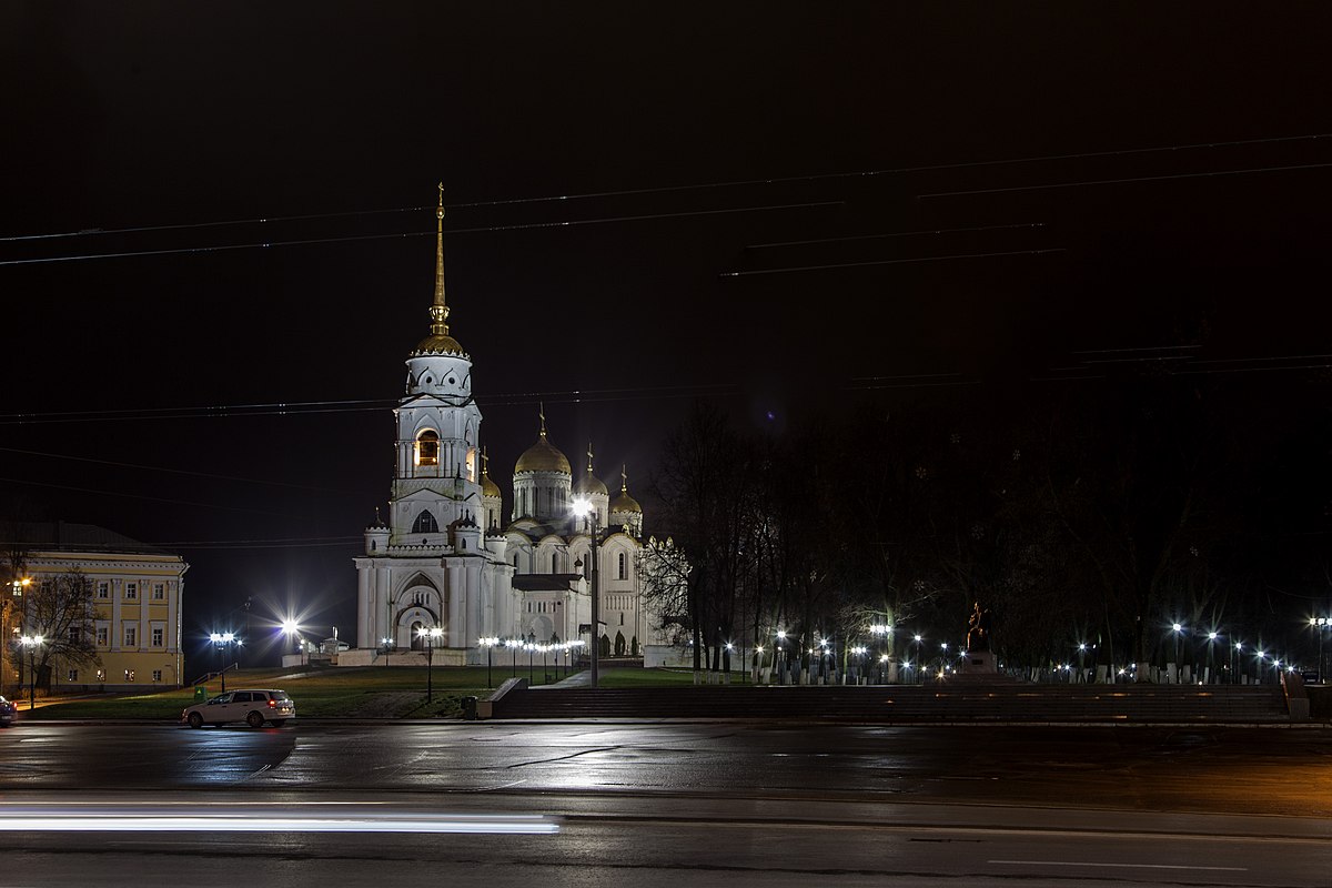 Астрахань собор ночью