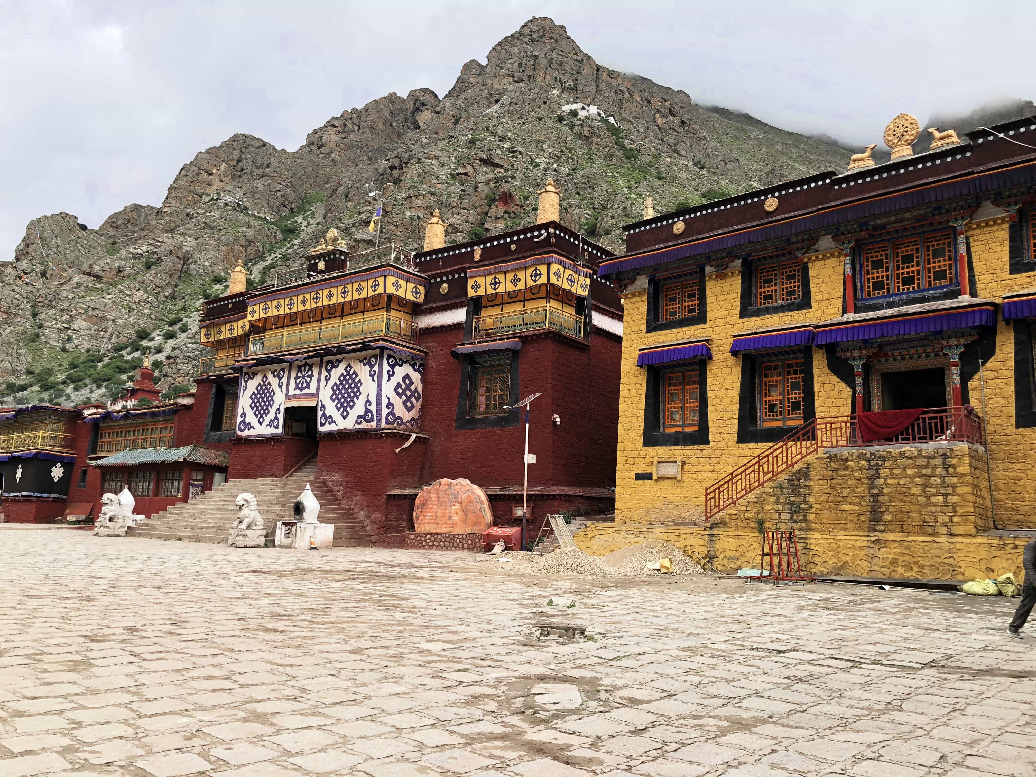 Монастырь Цурпу в Тибете