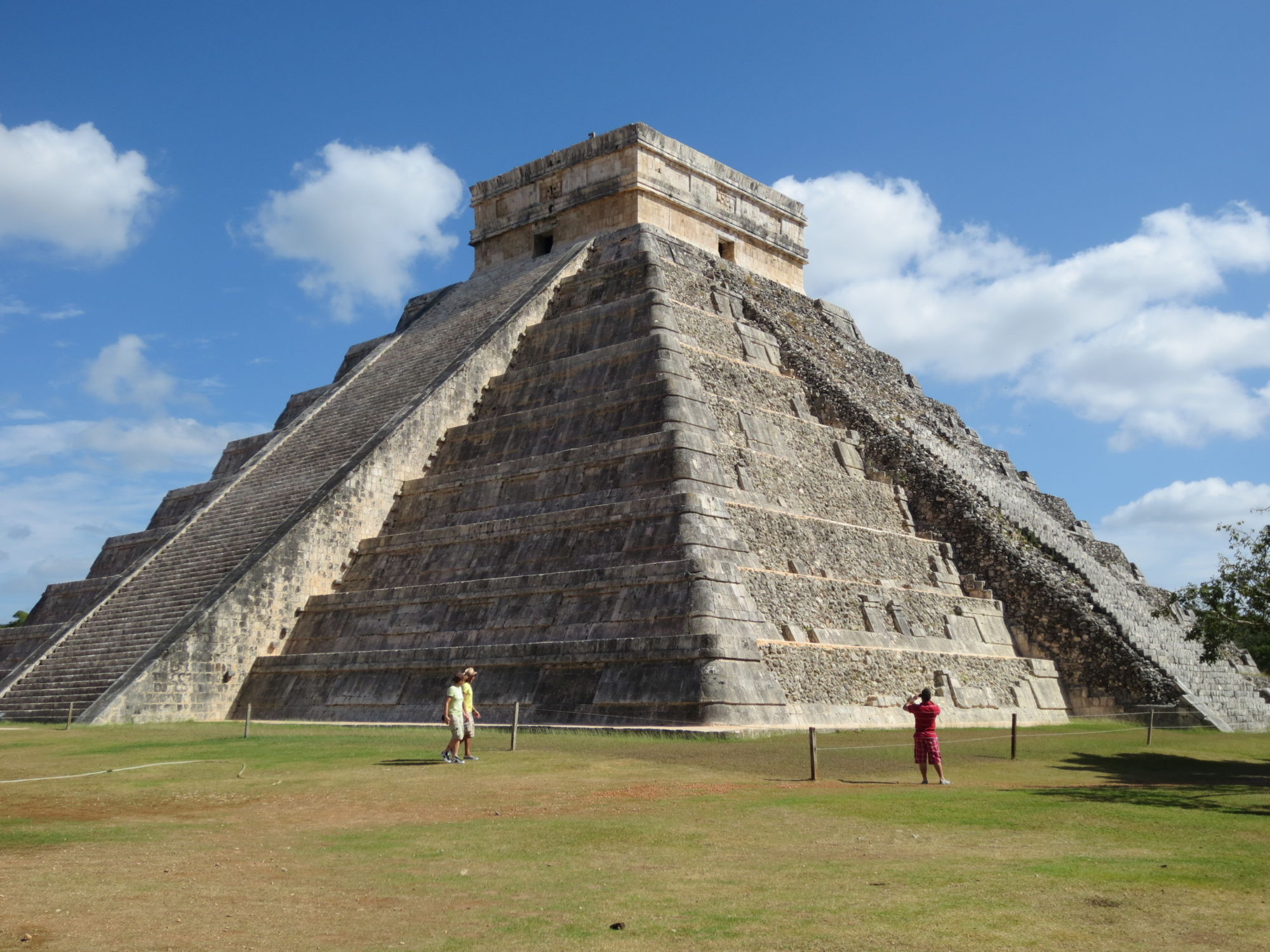Древний город чичен ица. Пирамиды Чичен-ица в Мексике. Храм Кукулькана в Мексике. Пирамида Майя Чичен-ица. Пирамида Кукулькана Мексика.