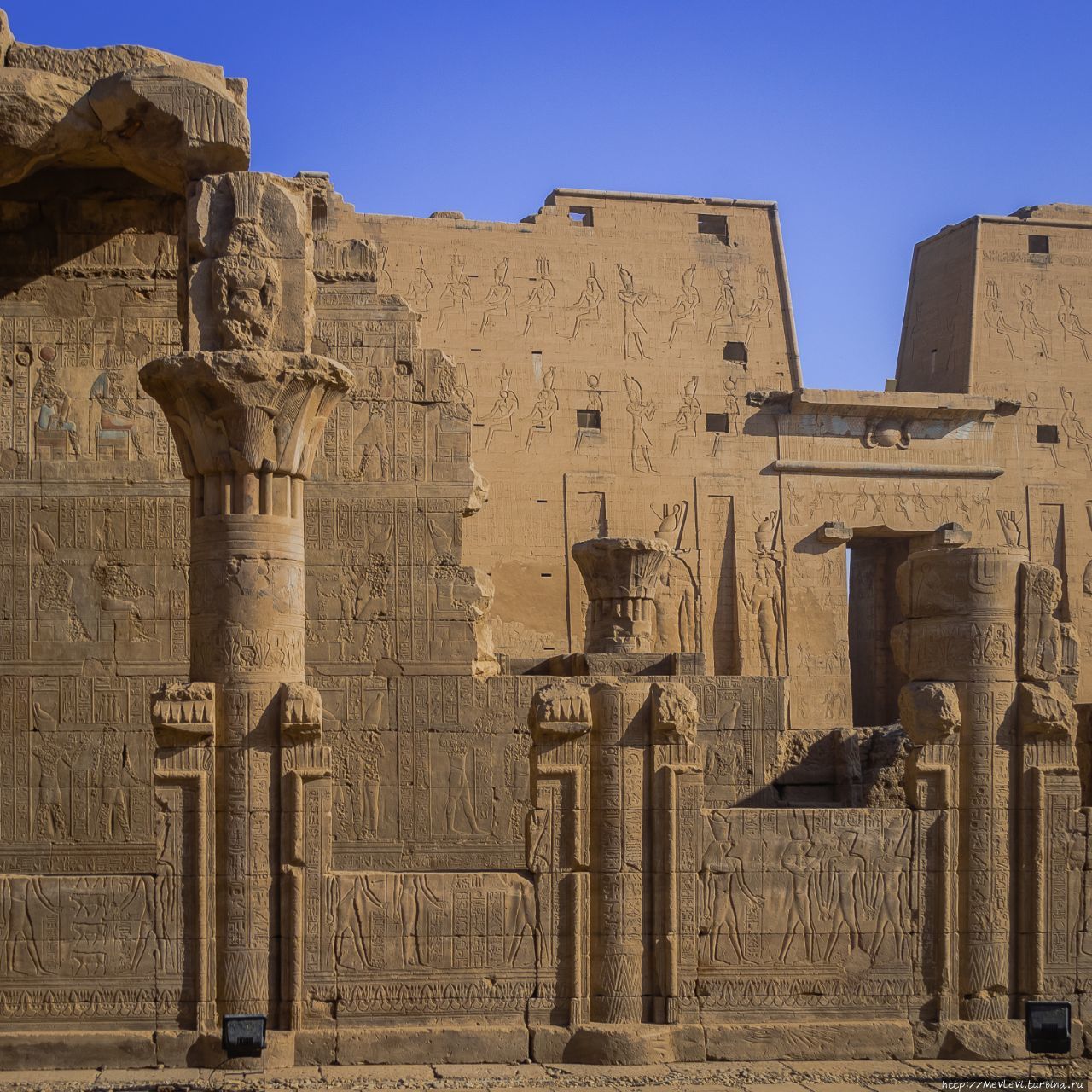 Храм Эдфу Египет