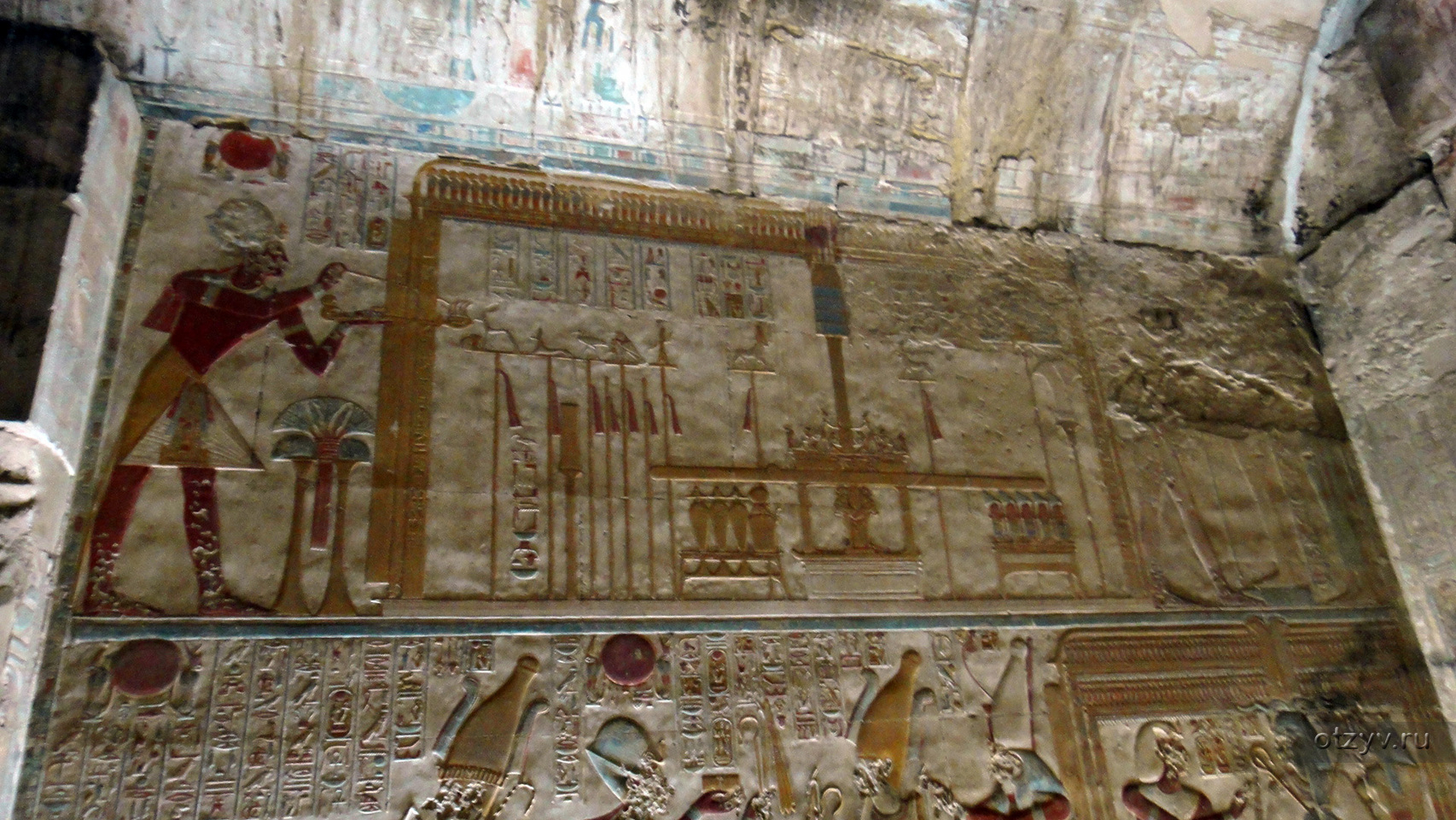 Подарки фараонов богам в храмах. Египет храм сети 1 барельеф. Гробница Осириса в Абидосе. Храм Осирис Осирис в Египте. Дендера и Абидос.